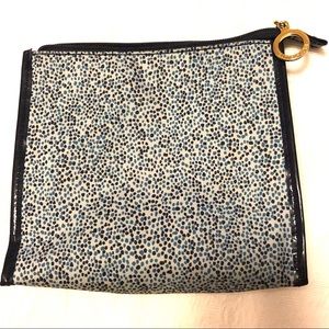 Estée Lauder makeup bag